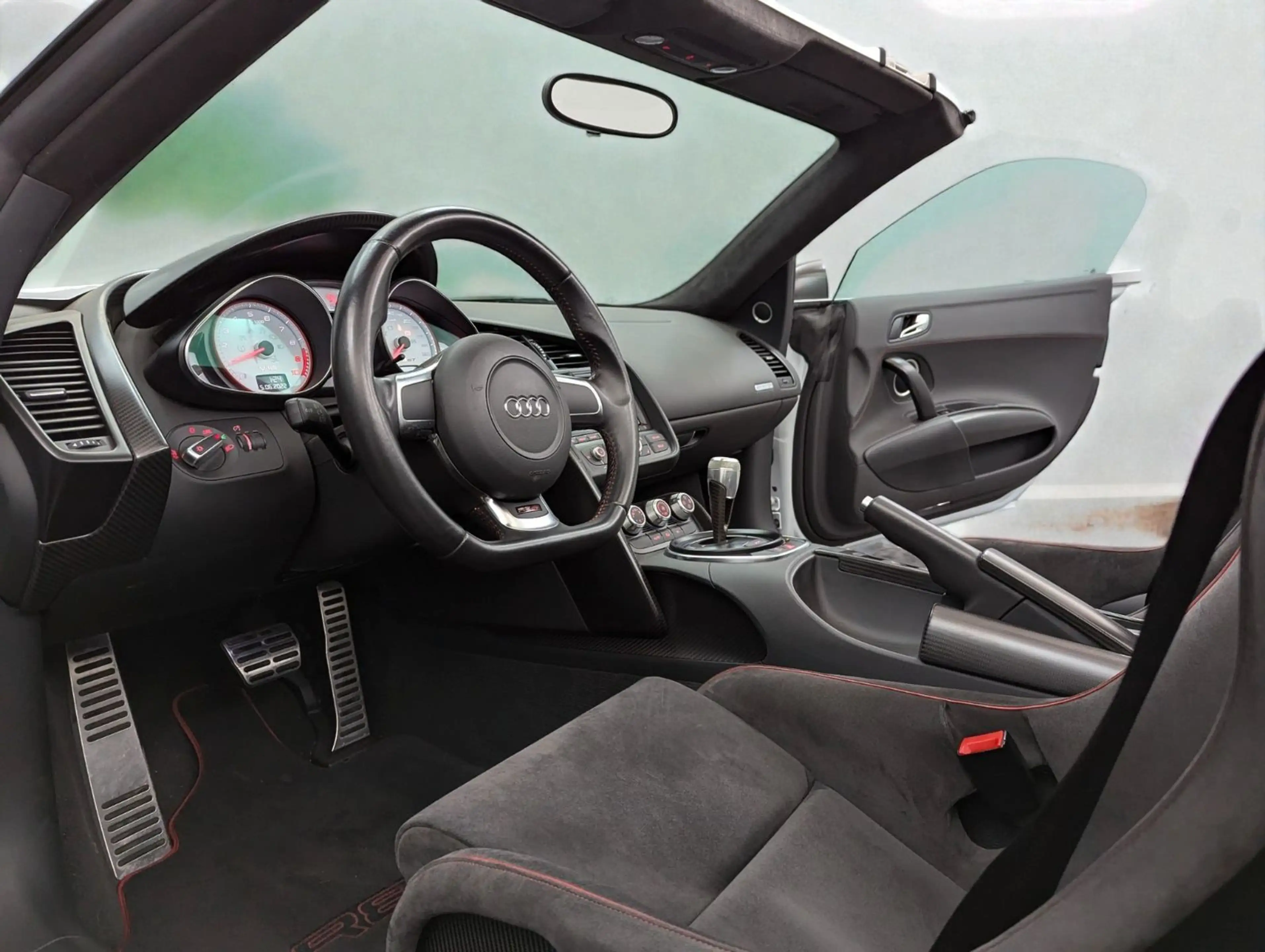 Audi R8 GT Spyder 5.2 FSI quattro*LIMITED*269/333*B&O — photo 10