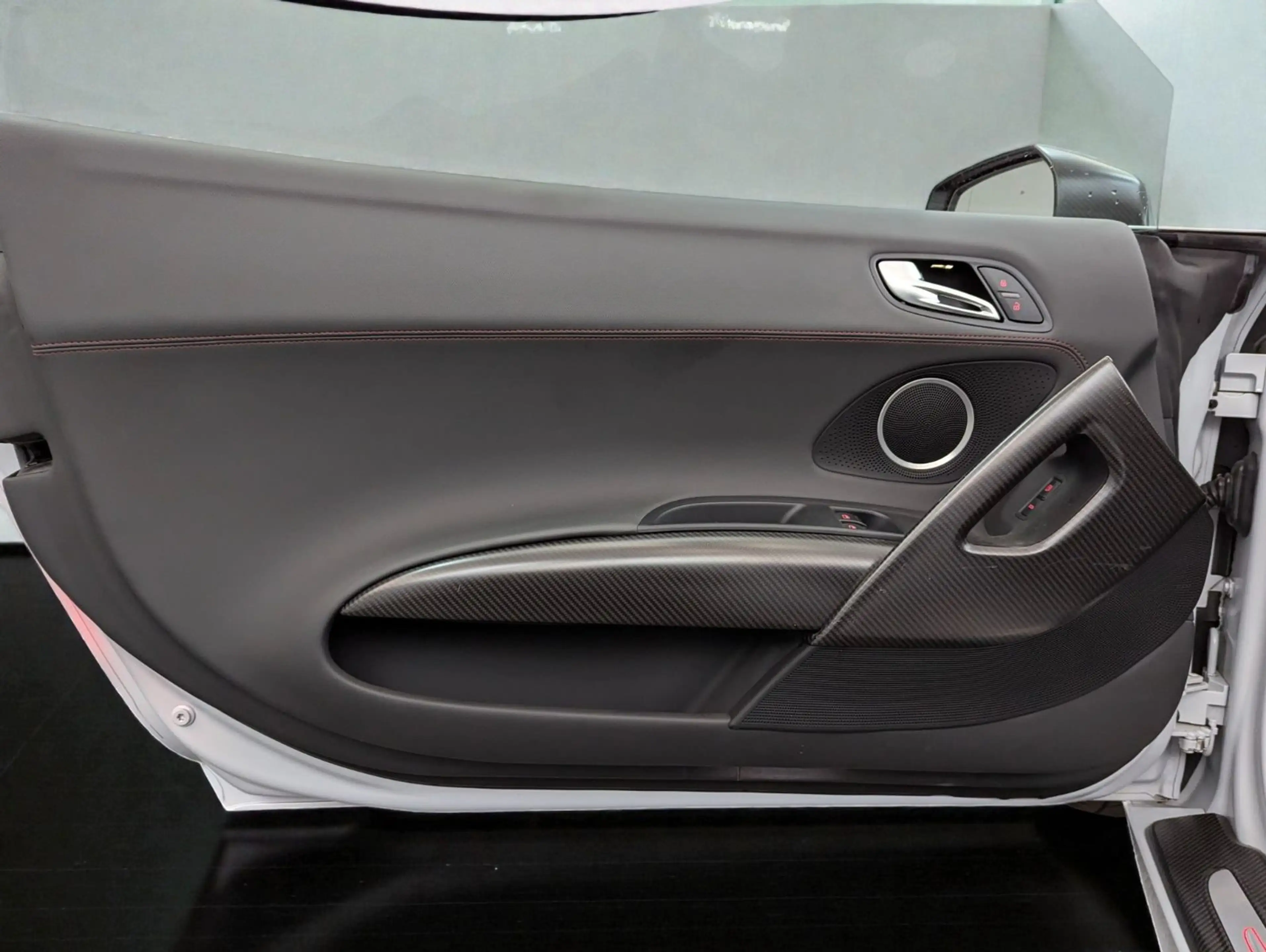 Audi R8 GT Spyder 5.2 FSI quattro*LIMITED*269/333*B&O — photo 12