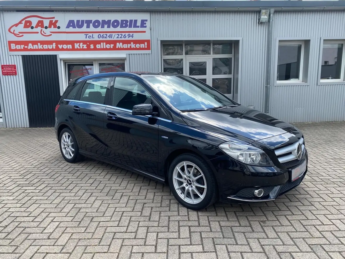 Mercedes-Benz B 180 B -Klasse 2.Hand+89TKM+Navi+PDC+SHZ+LED Noir - 1