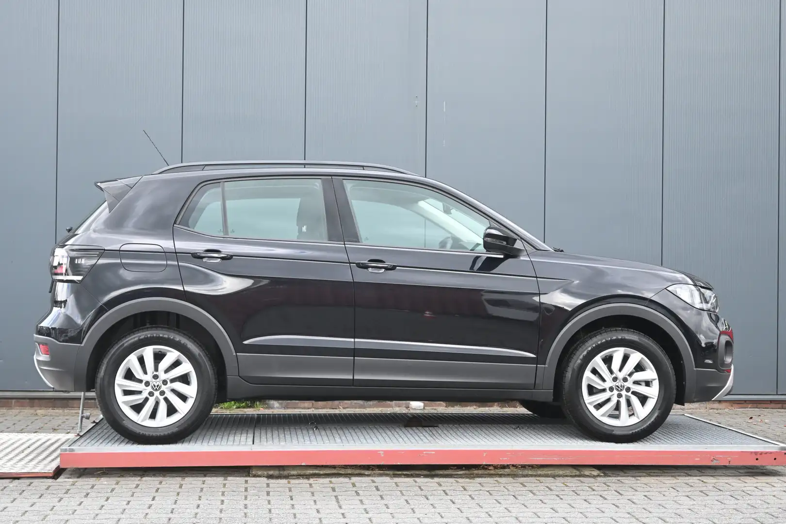 Volkswagen T-Cross 1.0 TSI Life Zwart - 2
