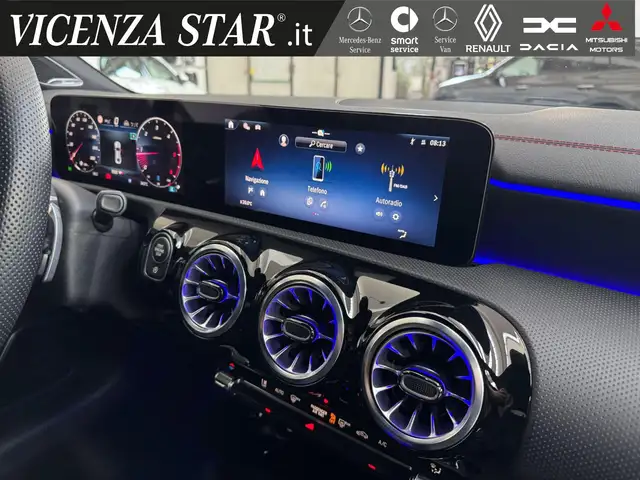 Mercedes-Benz Cla view 10