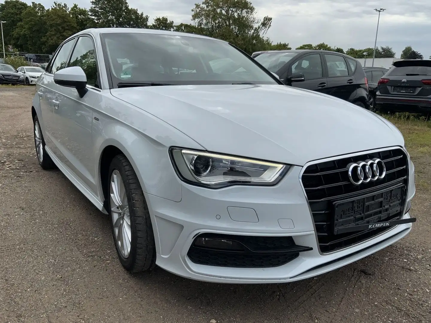 Audi A3 Sportback **S-LINE/1.HAND/XENON** Weiß - 2