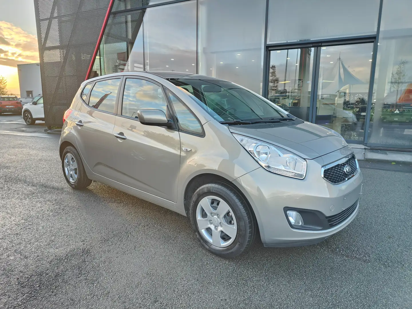 Kia Venga Venga 1.4 CVVT Spirit Beige - 2