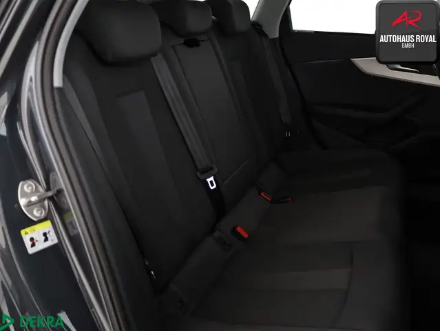 Audi A4 view 12