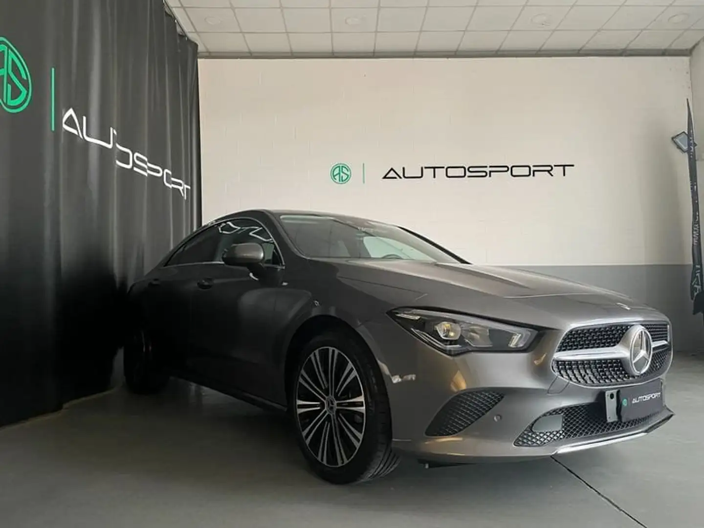 Mercedes-Benz CLA 180 CLA 180 Automatic Sport Grigio - 1