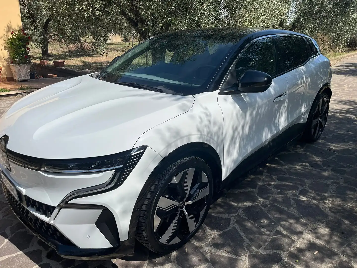 Renault Megane E-Tech techno EV60 220cv optimum charge Bianco - 2