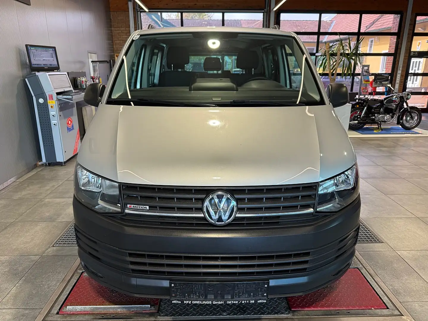 Volkswagen T6 Kombi LR 2,0 TDI 4Motion BMT DSG ** Netto 18325 € ** Argent - 2