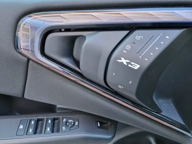 BMW X3 view 13