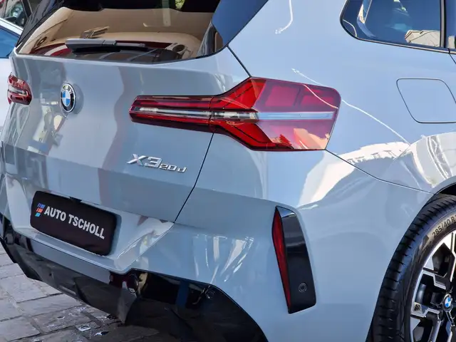 BMW X3 view 5
