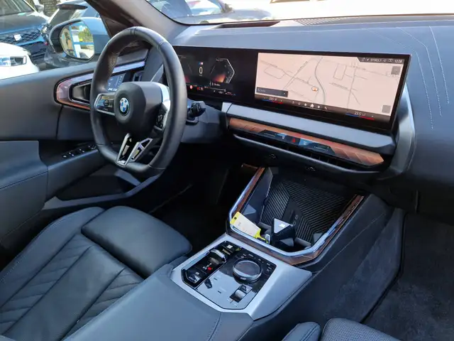 BMW X3 view 8