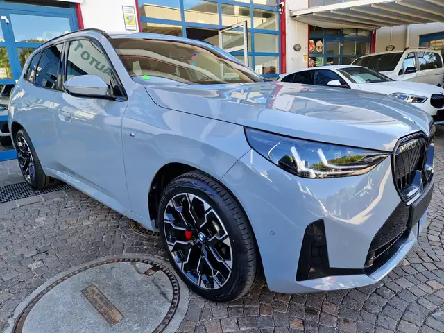 BMW X3 view 2
