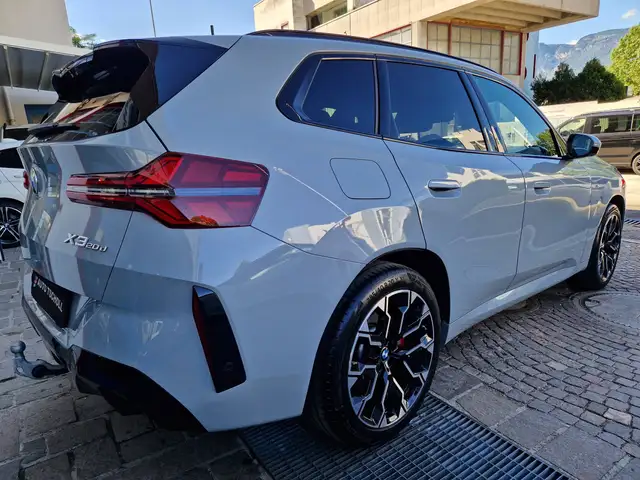 BMW X3 view 3