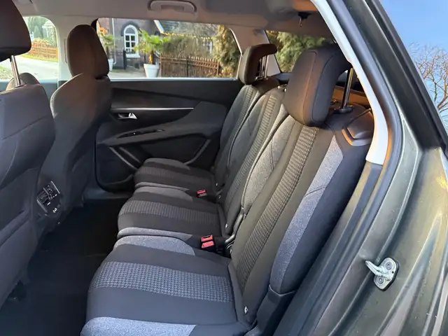Peugeot 5008 view 15