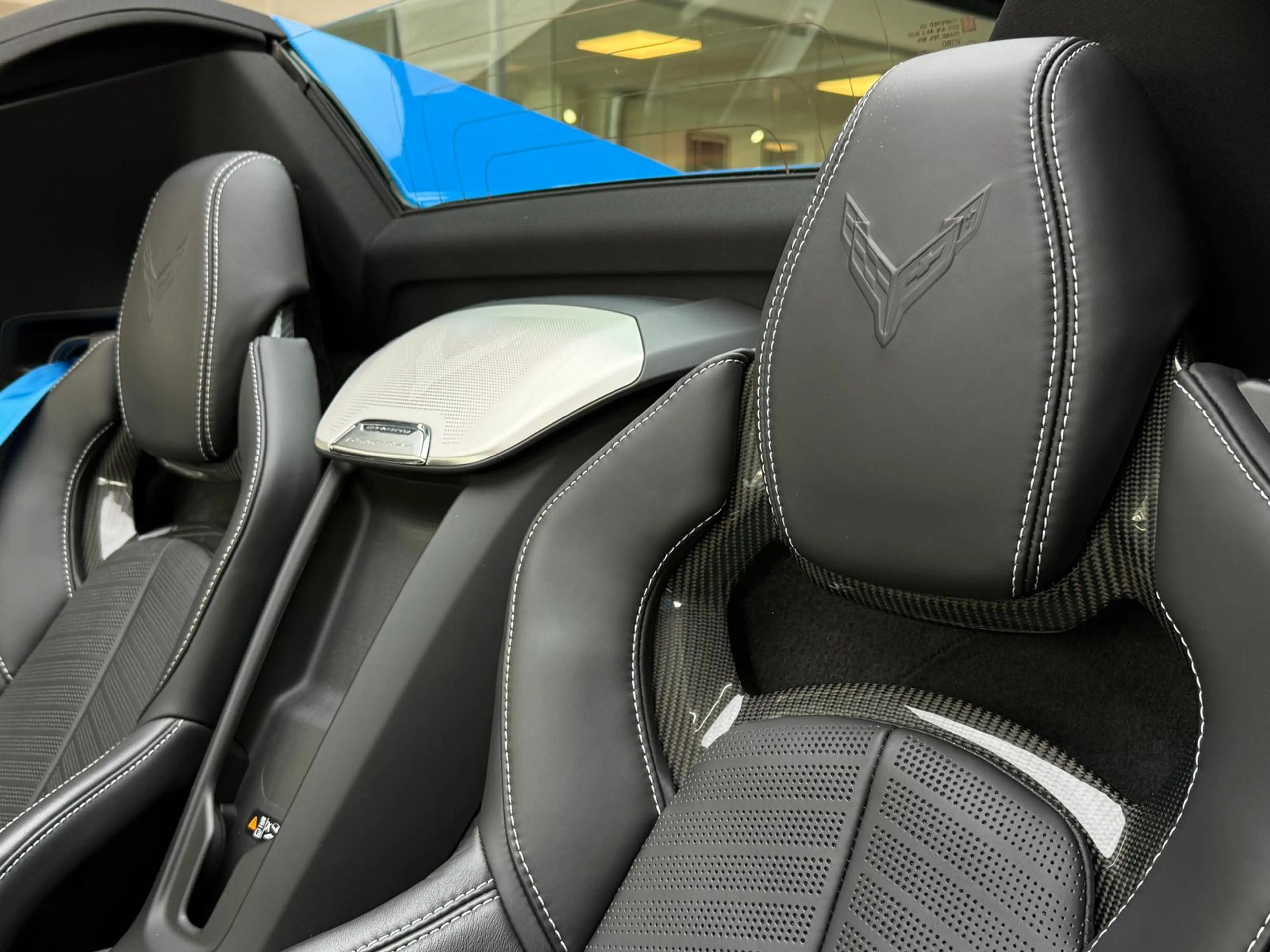 Corvette C8 Cabrio Stingray 2LT  Targa*LIFT*HuD*Dt.Fzg — photo 19