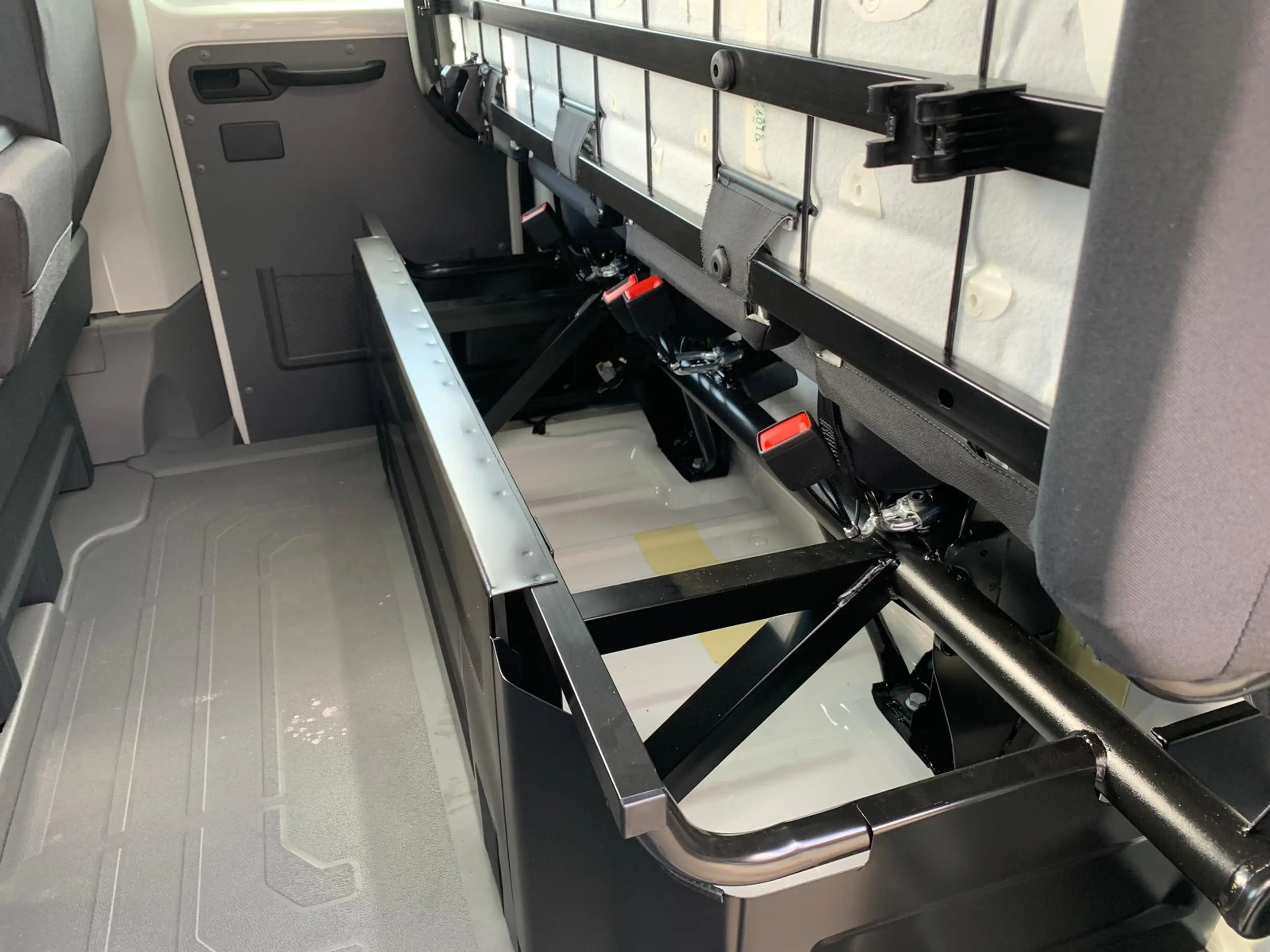 Volkswagen Crafter VW Crafter 35 DoKa MR L3 AHK 2+3Garantie 7-Sitzer — photo 15