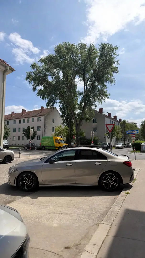 Mercedes-Benz A 180 d Limousine Aut. - 1