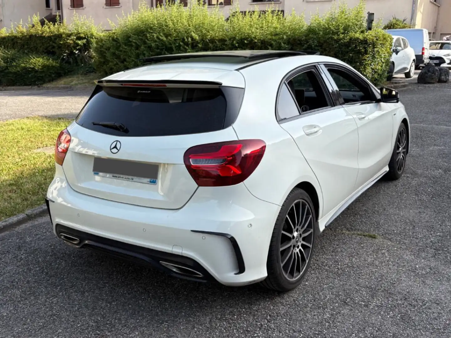 Mercedes-Benz A 180 Classe A 180 7G-DCT WhiteArt Edition Blanc - 1