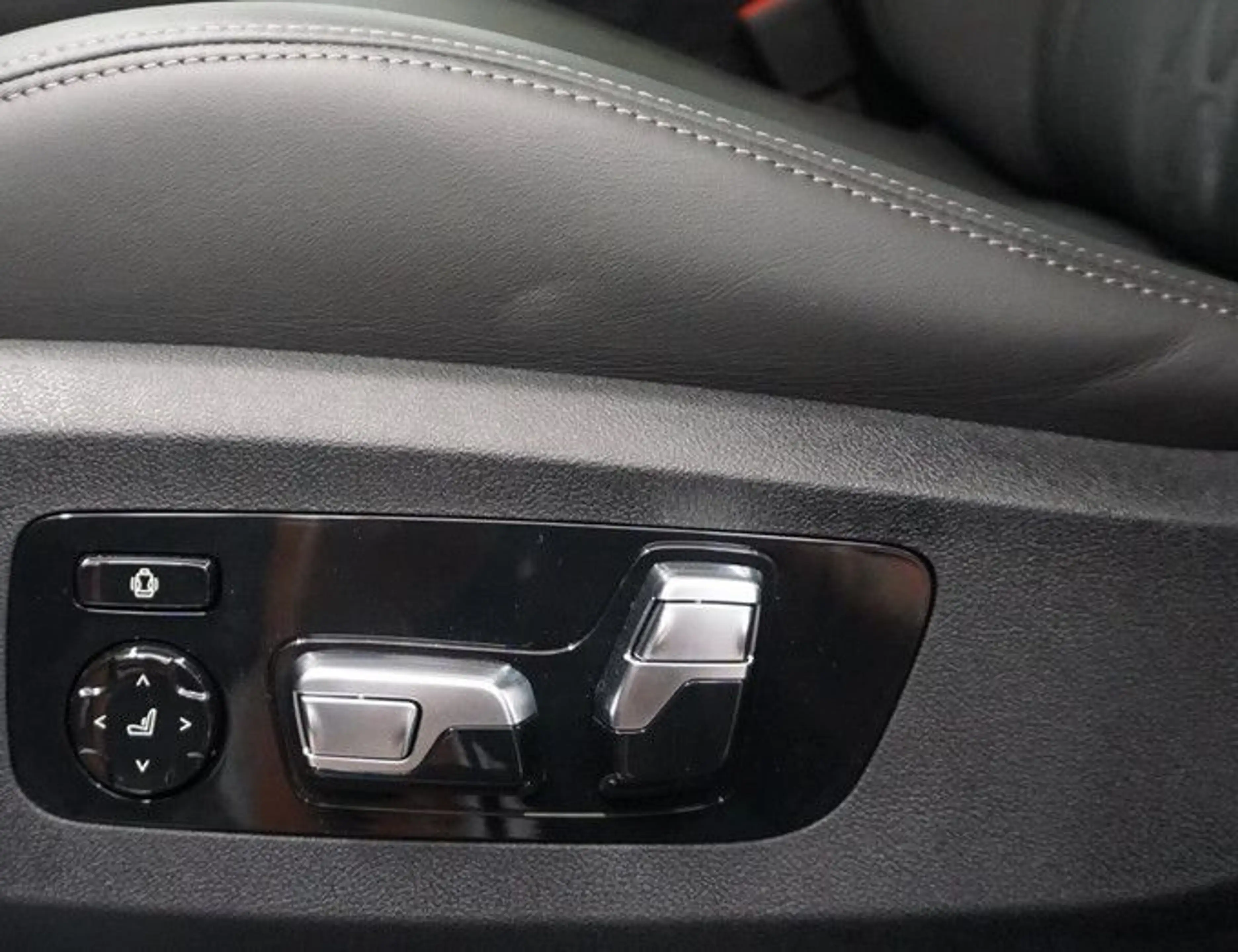 BMW X6 40d xDrive M Sport Pro,Pano,Integral,Massage — photo 12