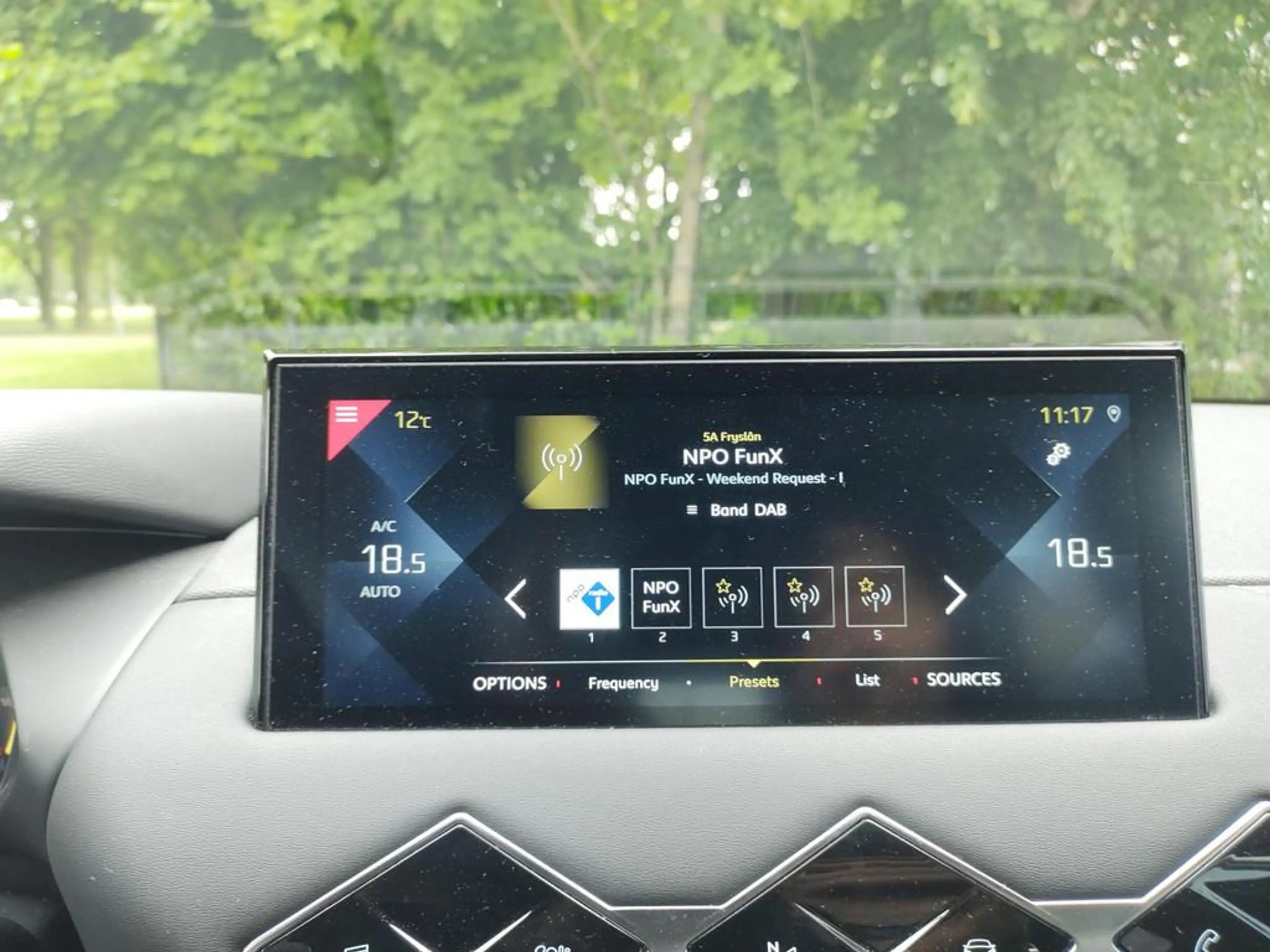 DS Automobiles DS 3 Crossback 1.2 PureTech Montmartre — photo 21