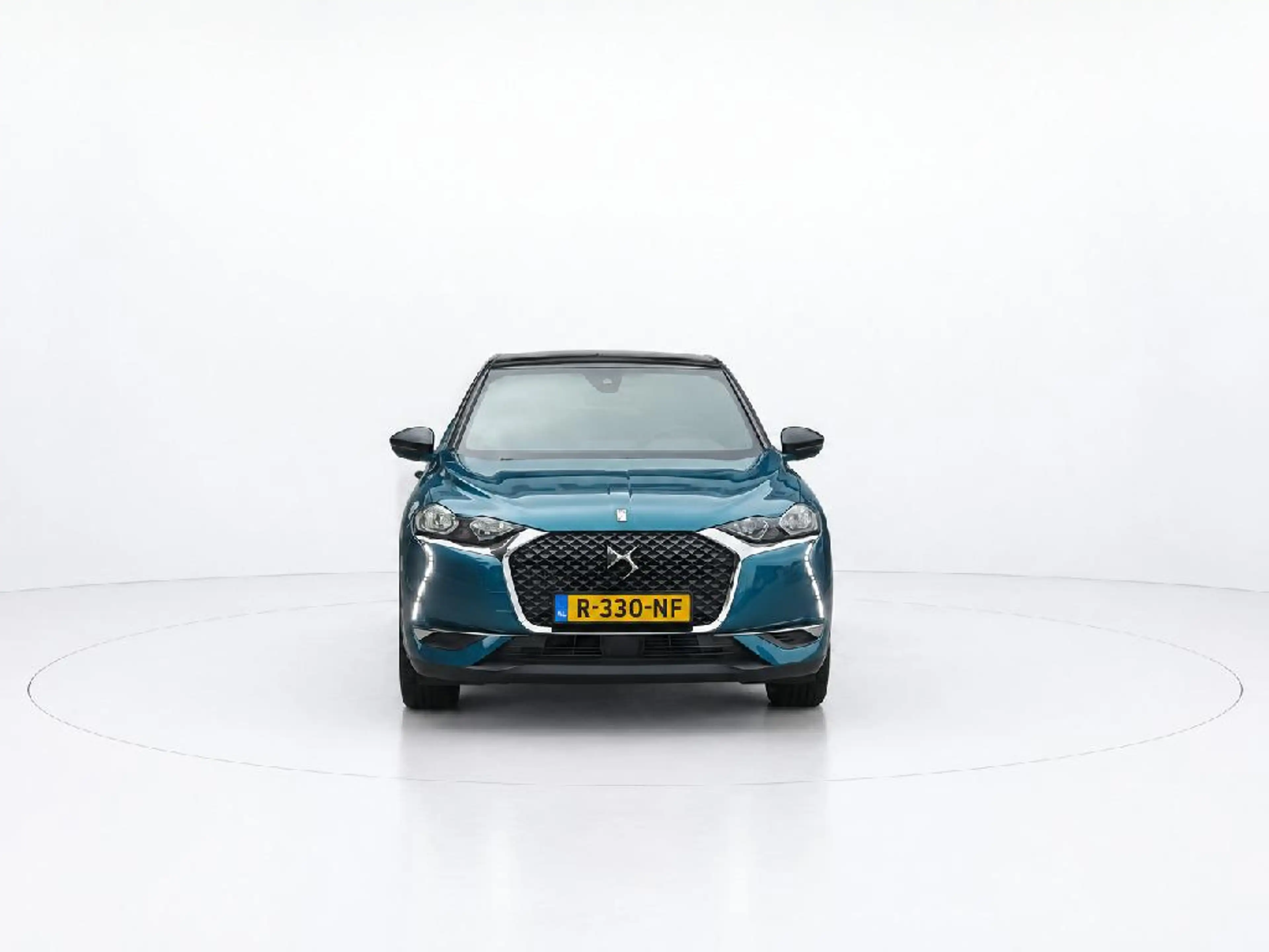 DS Automobiles DS 3 Crossback 1.2 PureTech Montmartre — photo 2