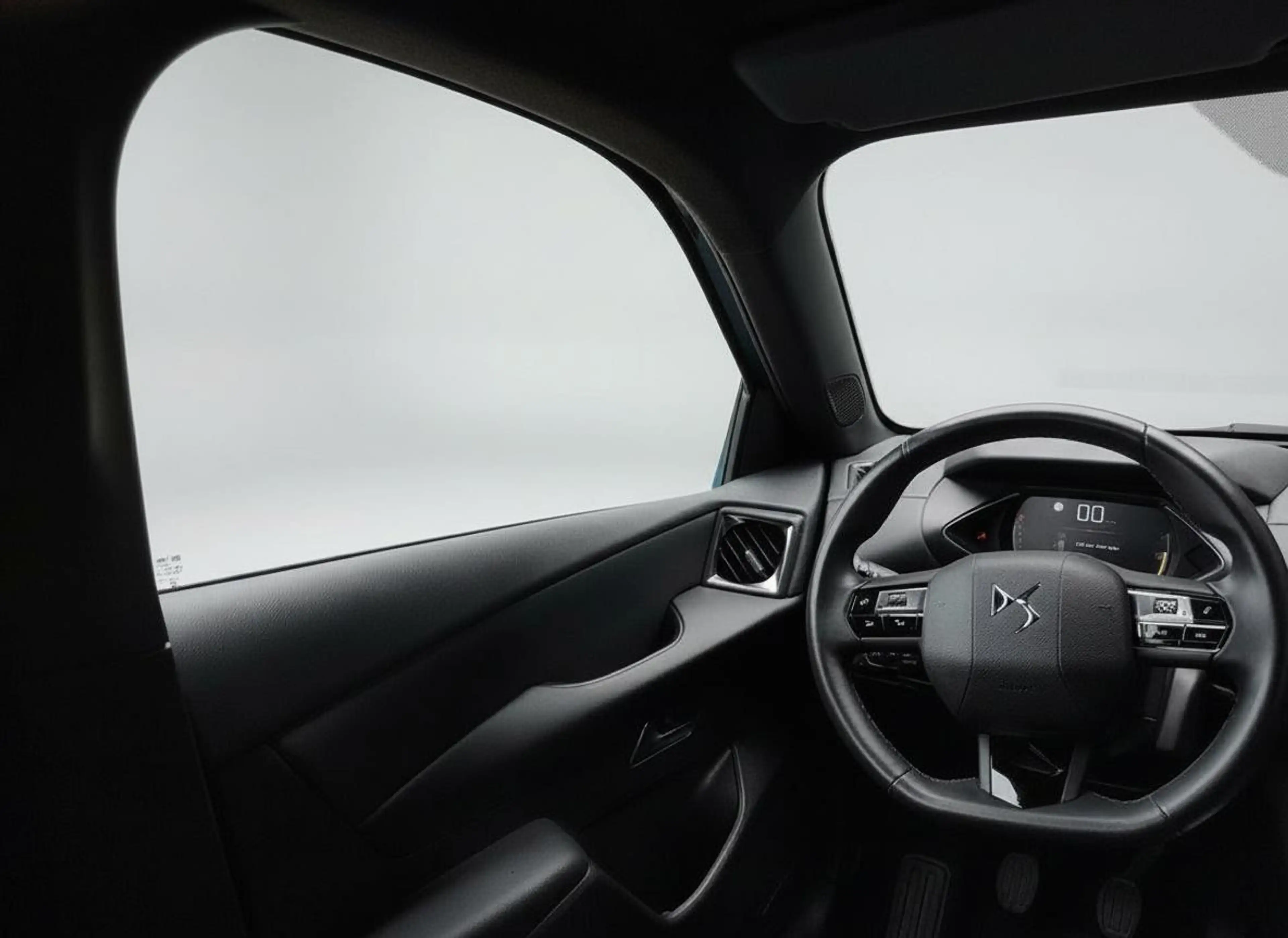 DS Automobiles DS 3 Crossback 1.2 PureTech Montmartre — photo 9