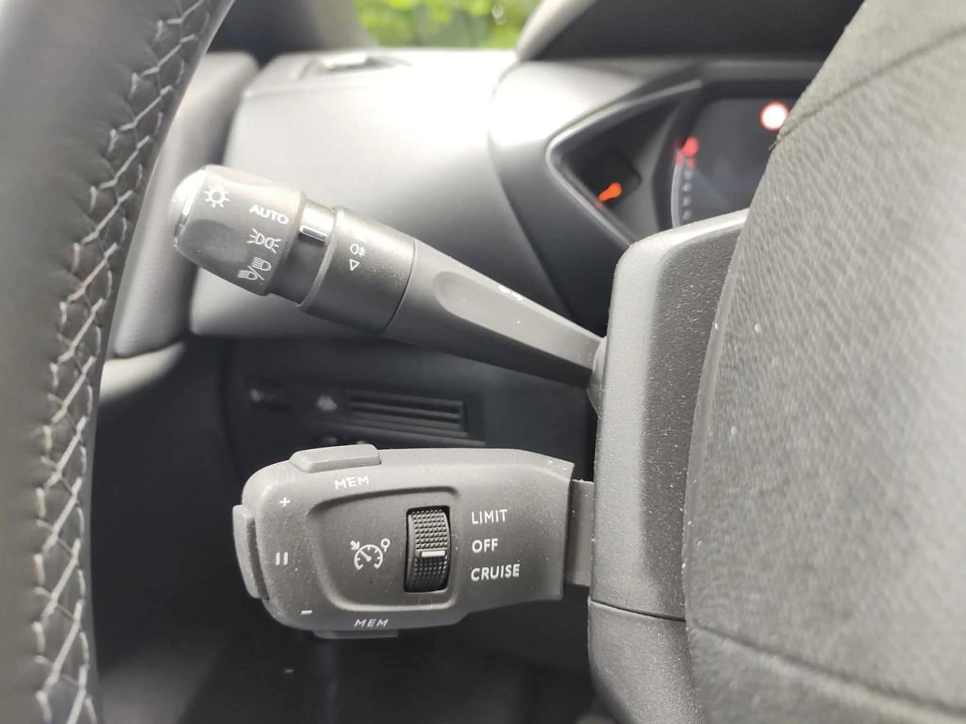 DS Automobiles DS 3 Crossback 1.2 PureTech Montmartre — photo 19