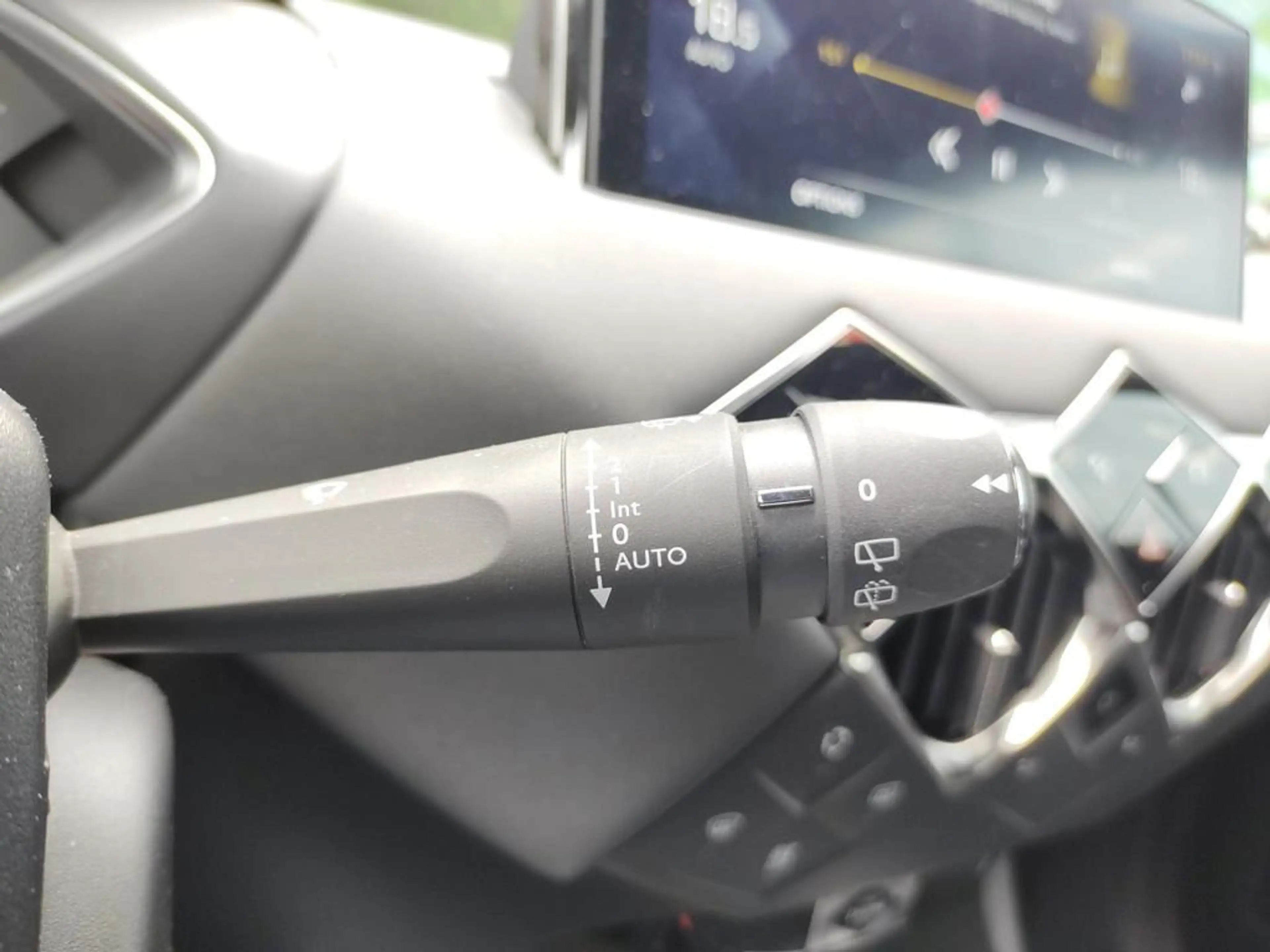 DS Automobiles DS 3 Crossback 1.2 PureTech Montmartre — photo 18