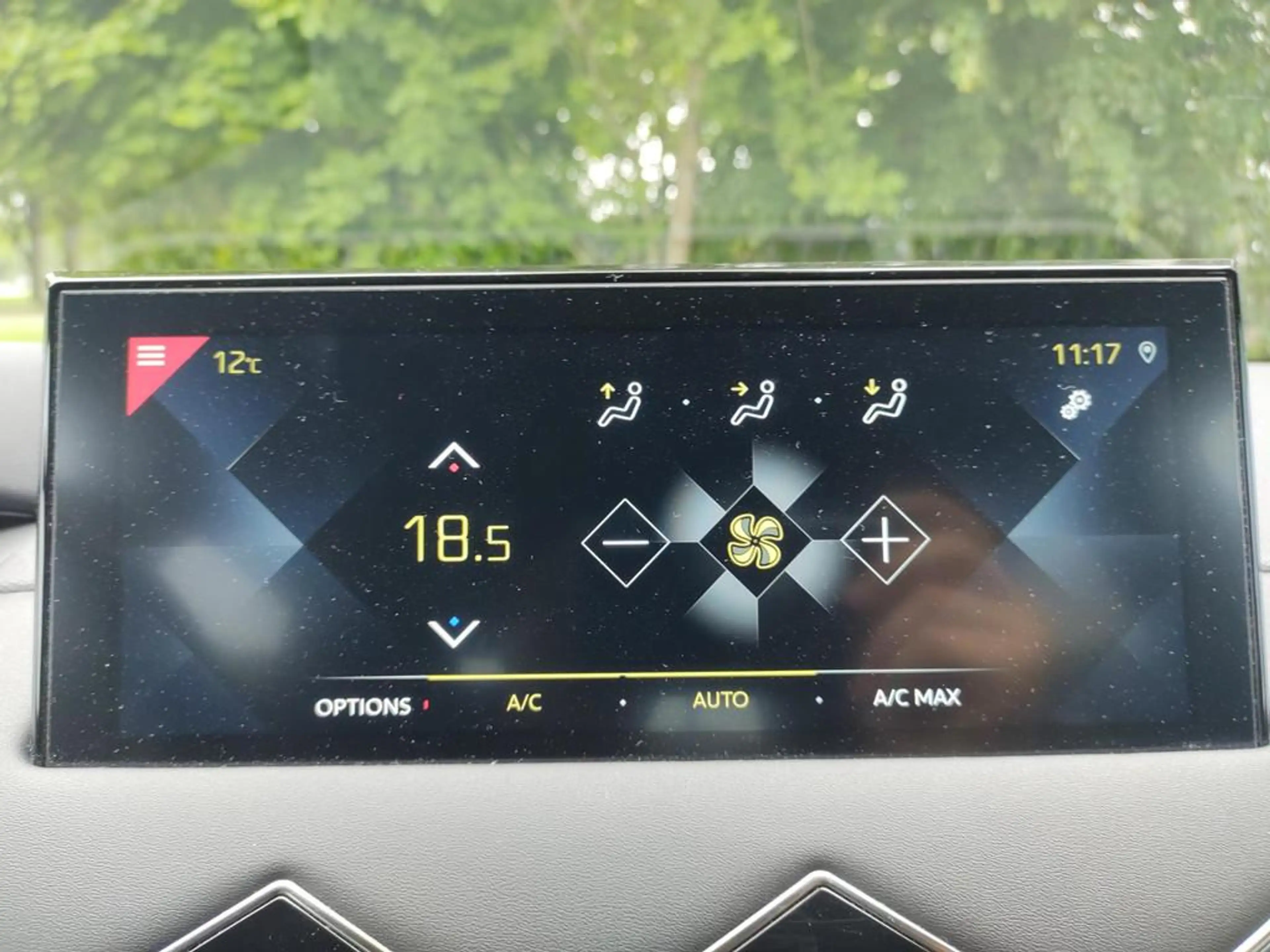 DS Automobiles DS 3 Crossback 1.2 PureTech Montmartre — photo 10