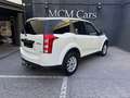 Mahindra XUV500 2.2D W8 FWD Blanc - thumbnail 3