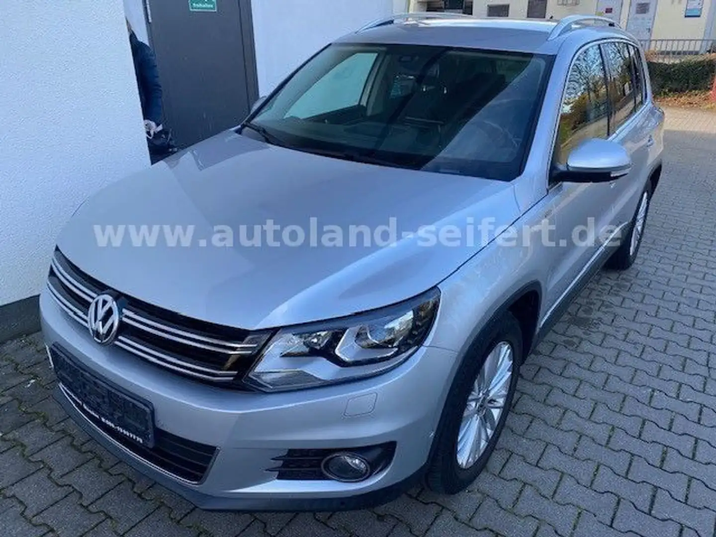 Volkswagen Tiguan 1,4 TSI CUP/DSG/Navi/Xenon/PDC/AHK/ALU Silber - 1