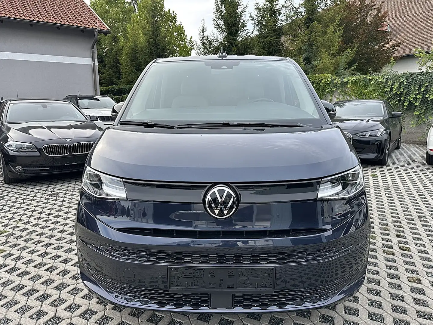 Volkswagen T7 Multivan TSI Business ÜH eHybrid PHEV Aut. Blau - 1