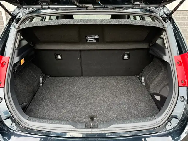 Toyota Auris view 9