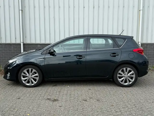 Toyota Auris view 4