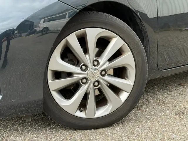 Toyota Auris view 2
