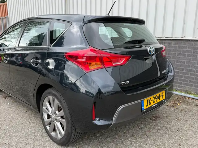 Toyota Auris view 5