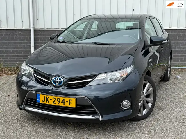 2014 Toyota Auris in Grey for sale
