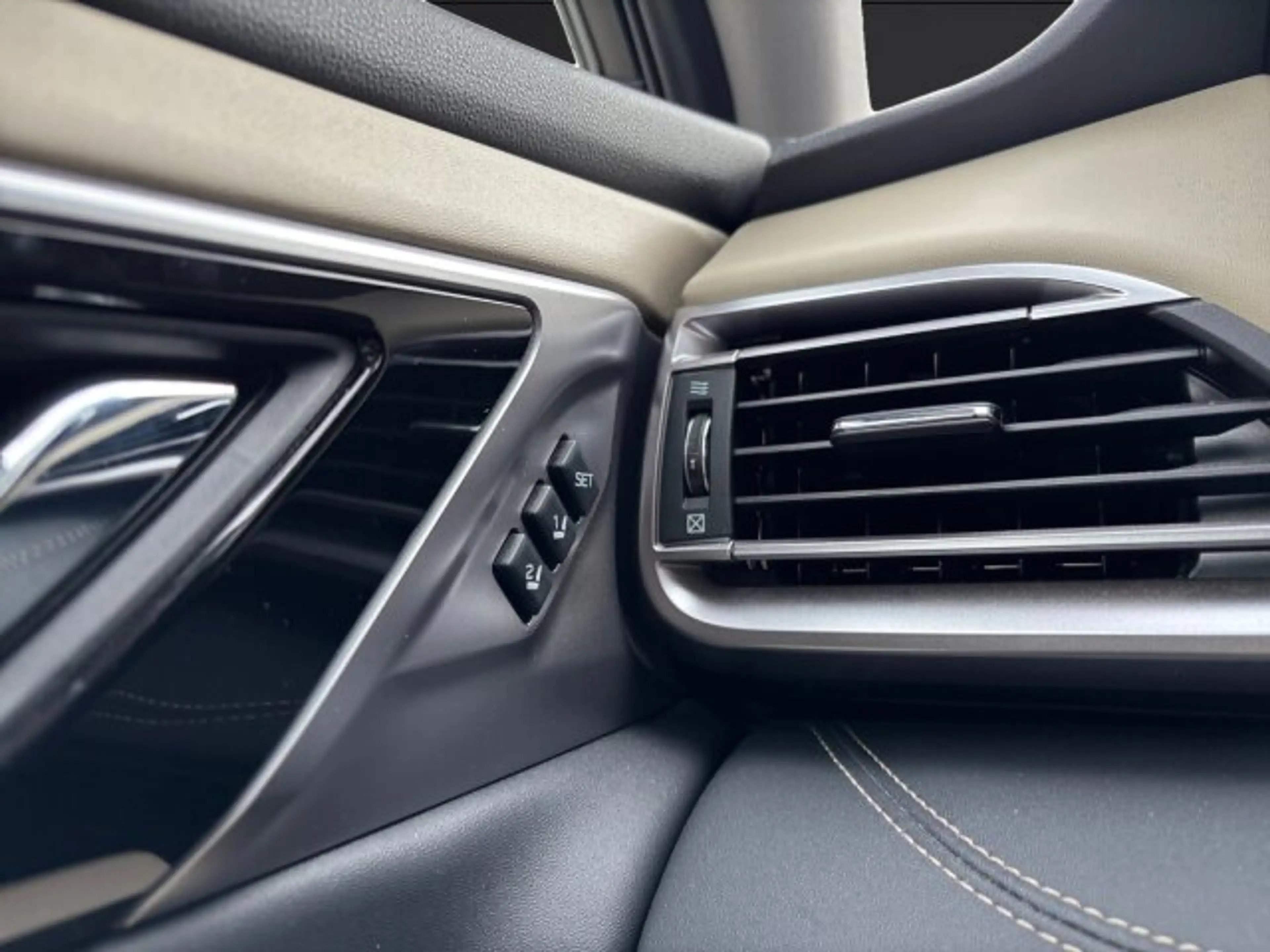 Subaru OUTBACK Outback 2.5i Platinum Automatk Leder Sitzheizung — photo 11