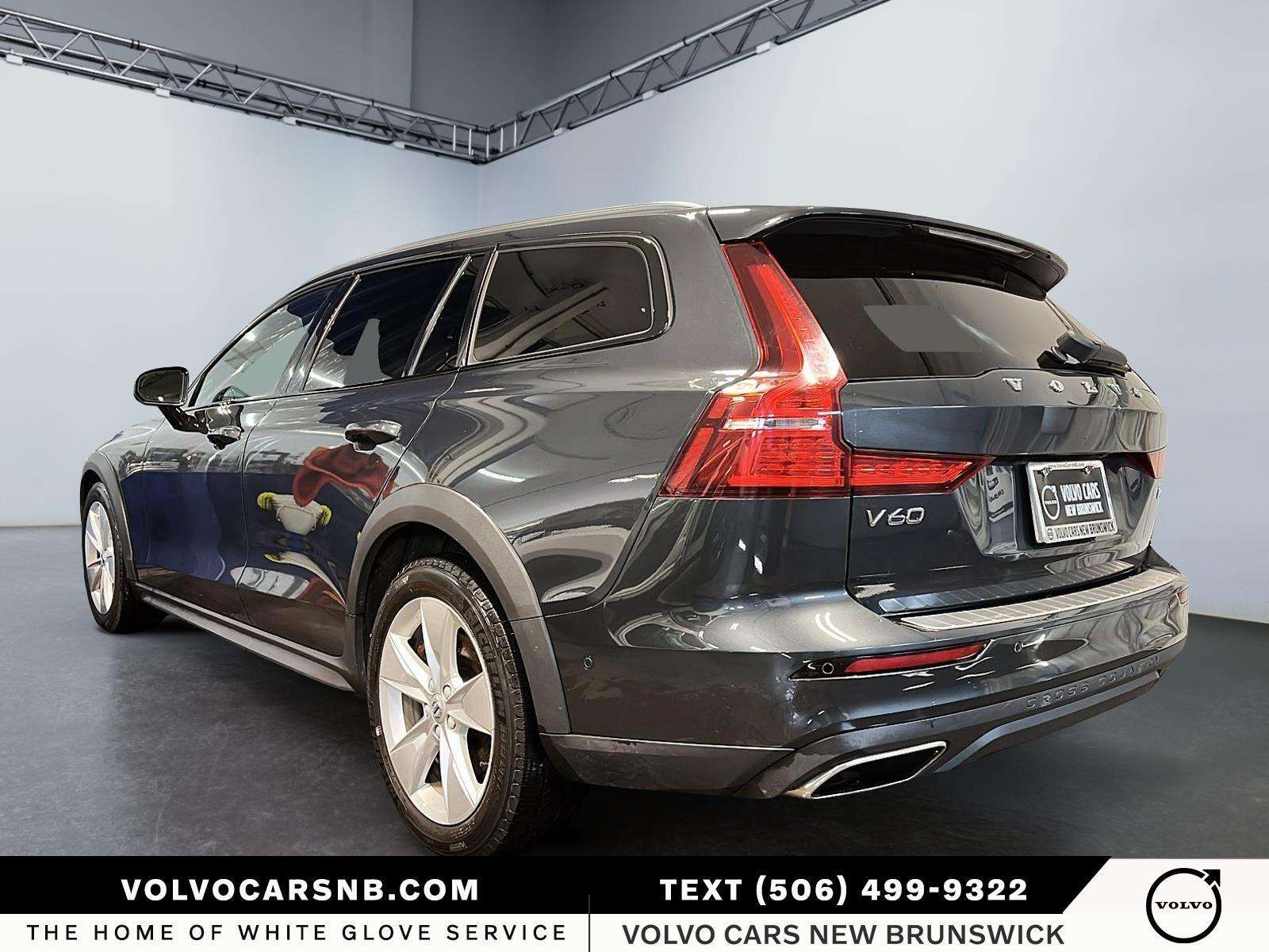 2019 Volvo V60 T5 Momentum | Heated Leather | Pano Sunroof — снимка 1