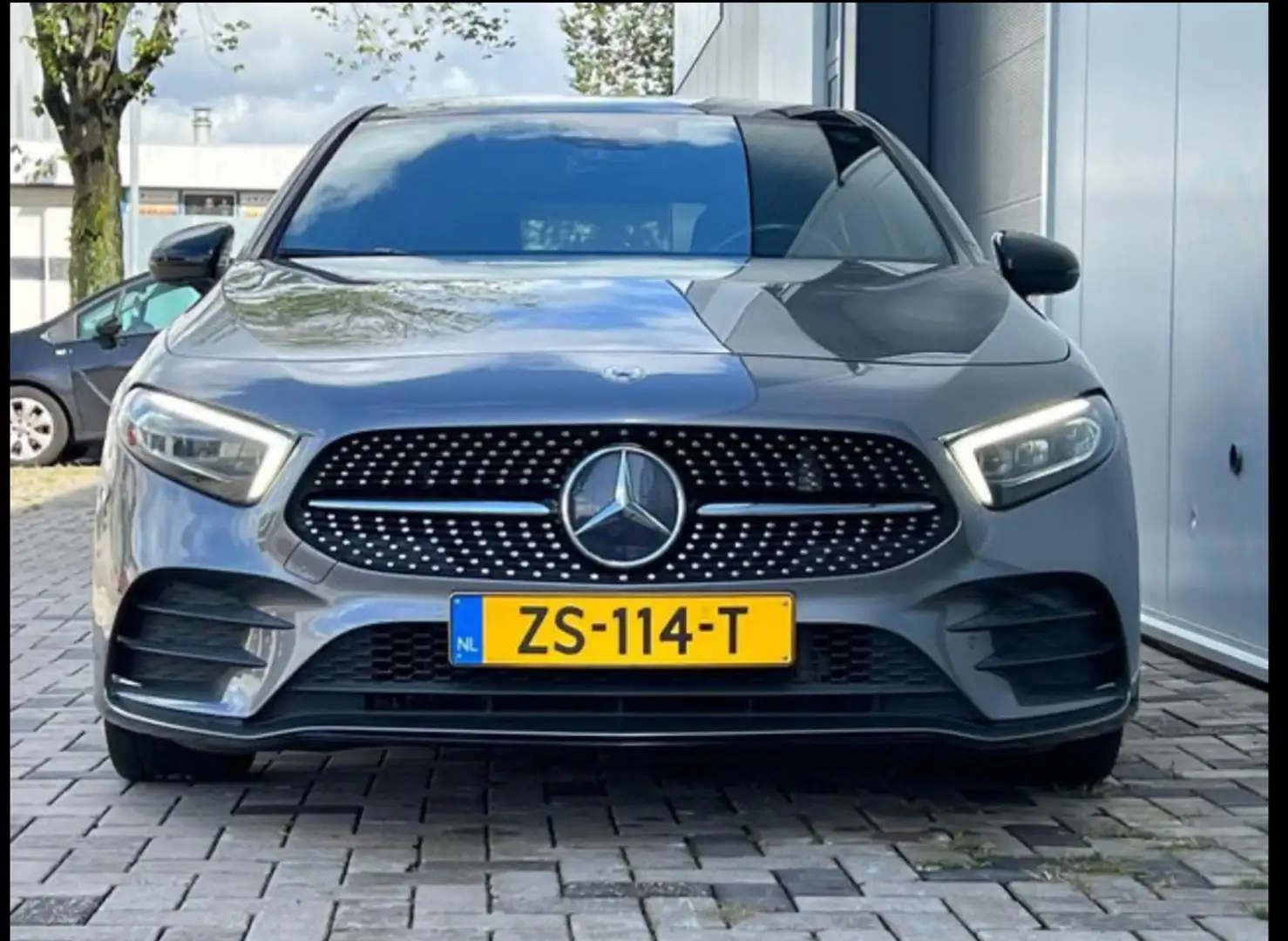 Mercedes-Benz A 220 launch edition premium plus stage 1+ 250PK Grijs - 2