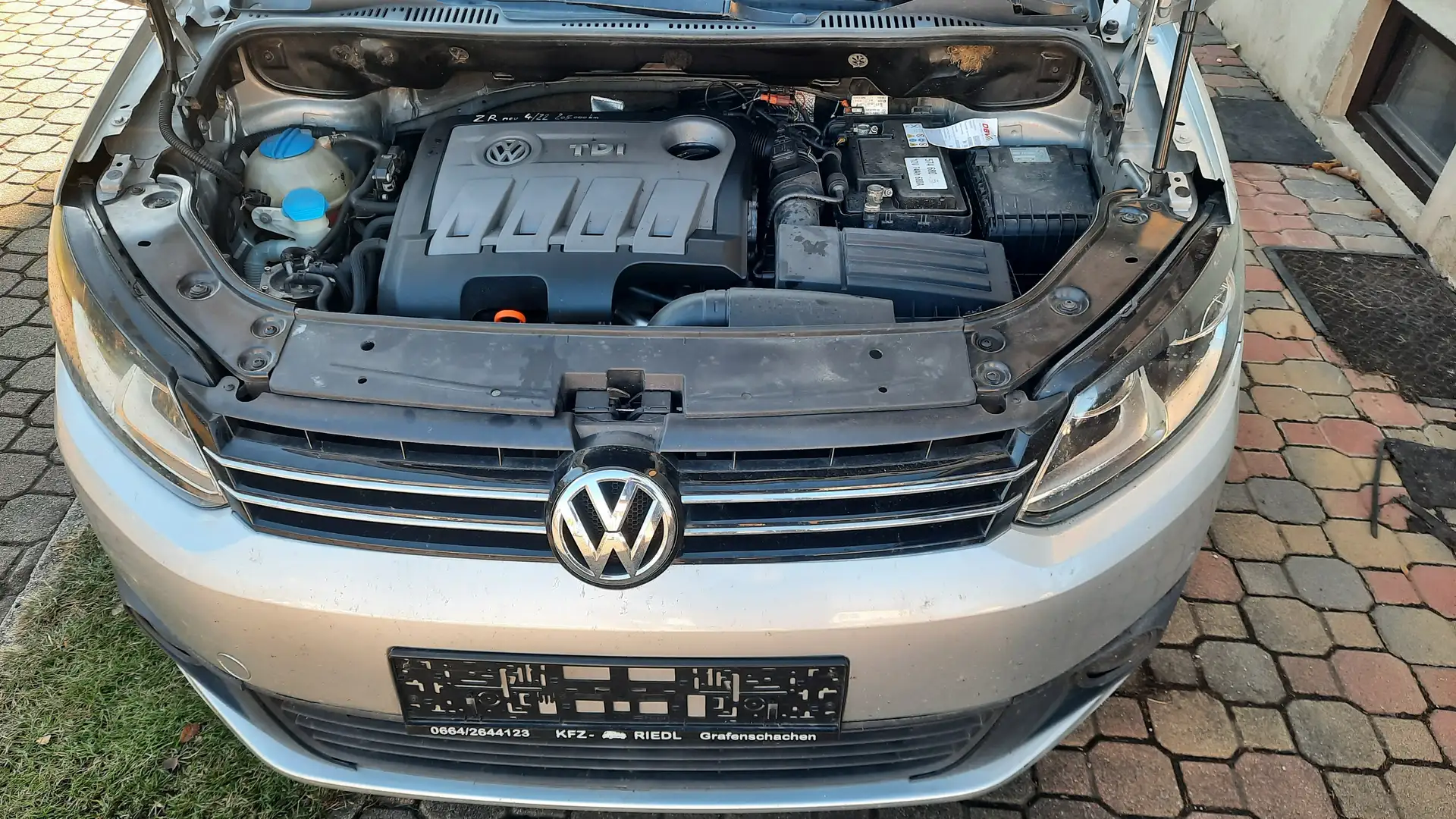 Volkswagen Touran Touran 4Friends 1,6 BMT TDI DPF 4Friends - 2