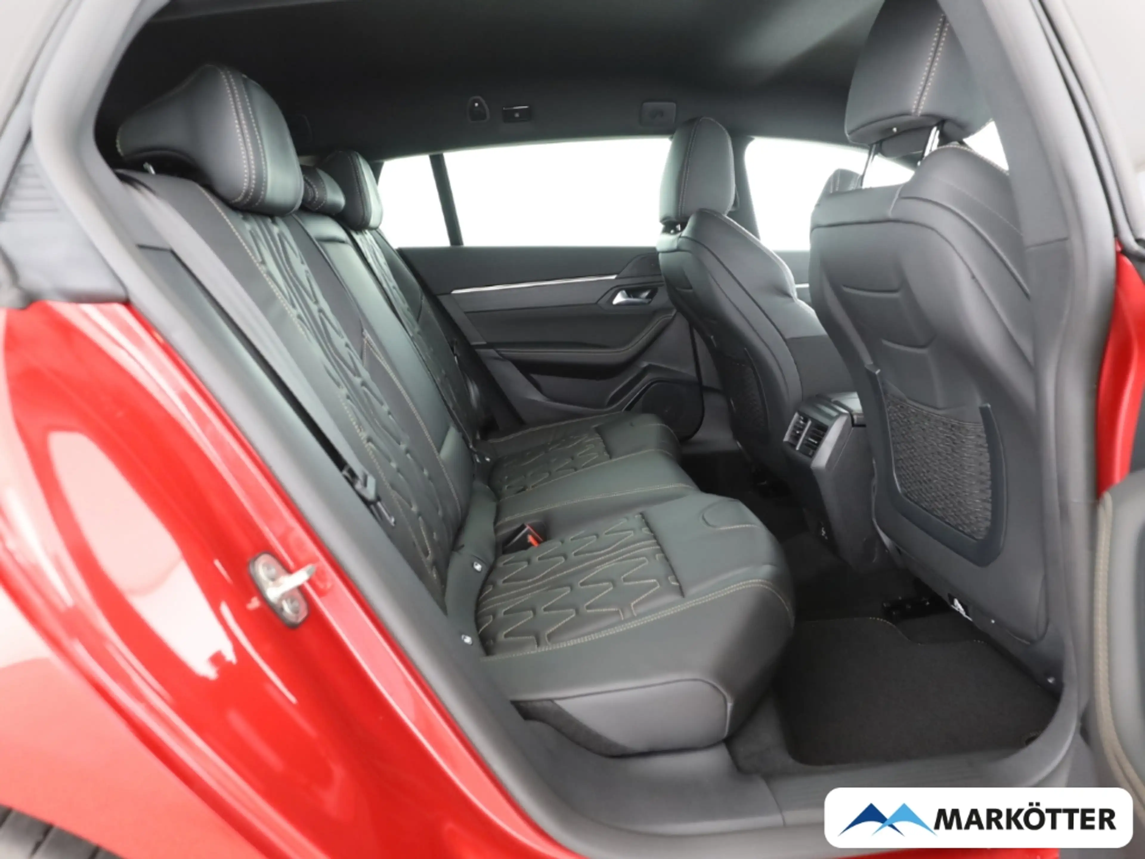 Peugeot 508 SW GT Plug-In Hybrid 225/360°CAM/LED-Matrix — photo 14