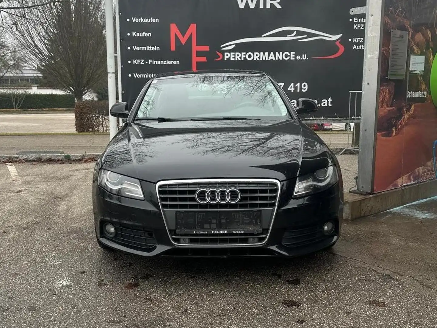 Audi A4 Attraction Schwarz - 1