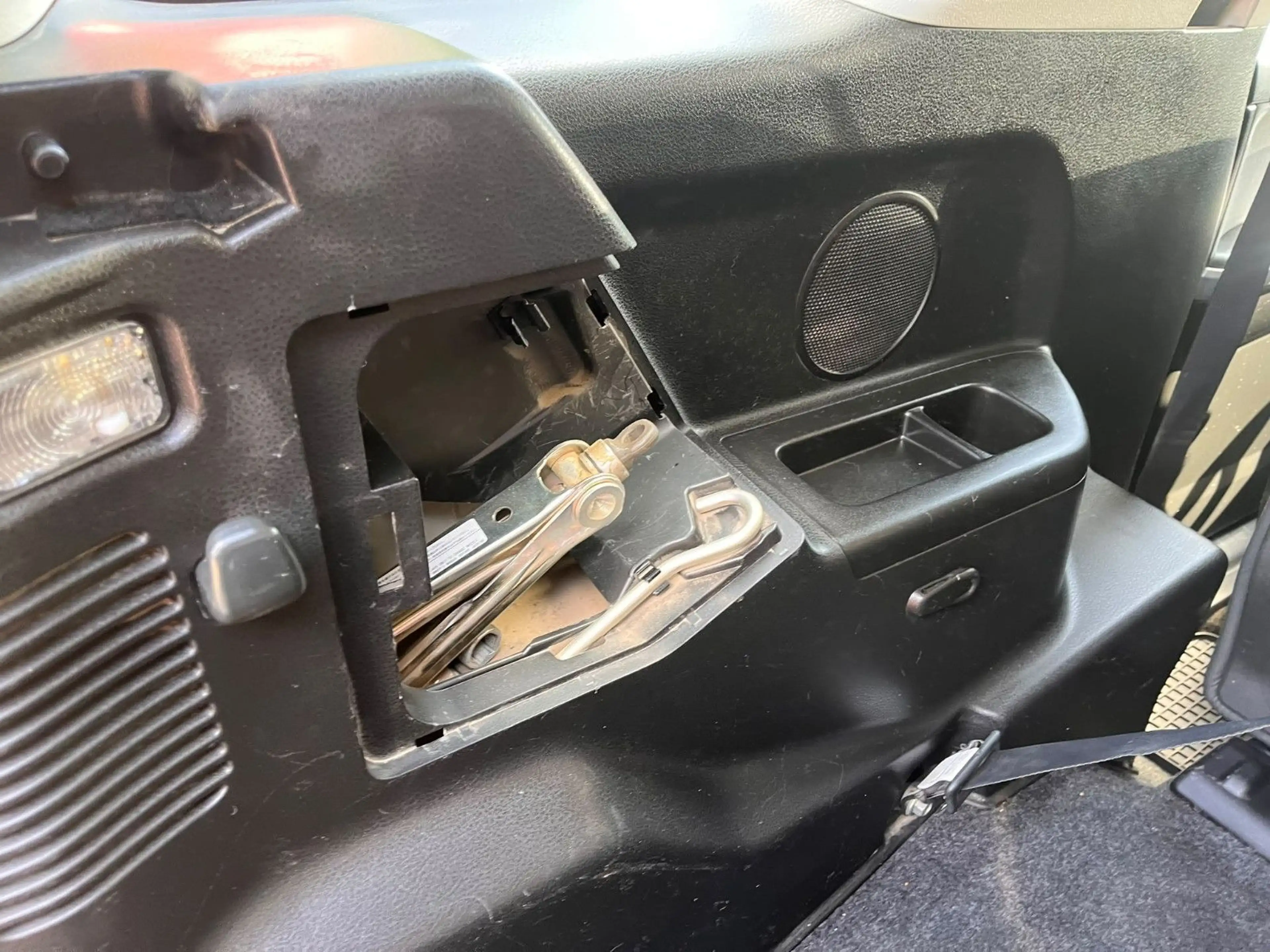 Suzuki Grand Vitara 4x4 1.9 DDIS AHK/keinRost Allrad — photo 14