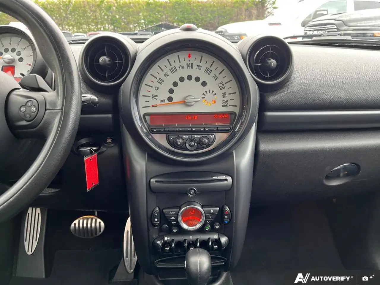 MINI Cooper Countryman снимка MINI Cooper Countryman