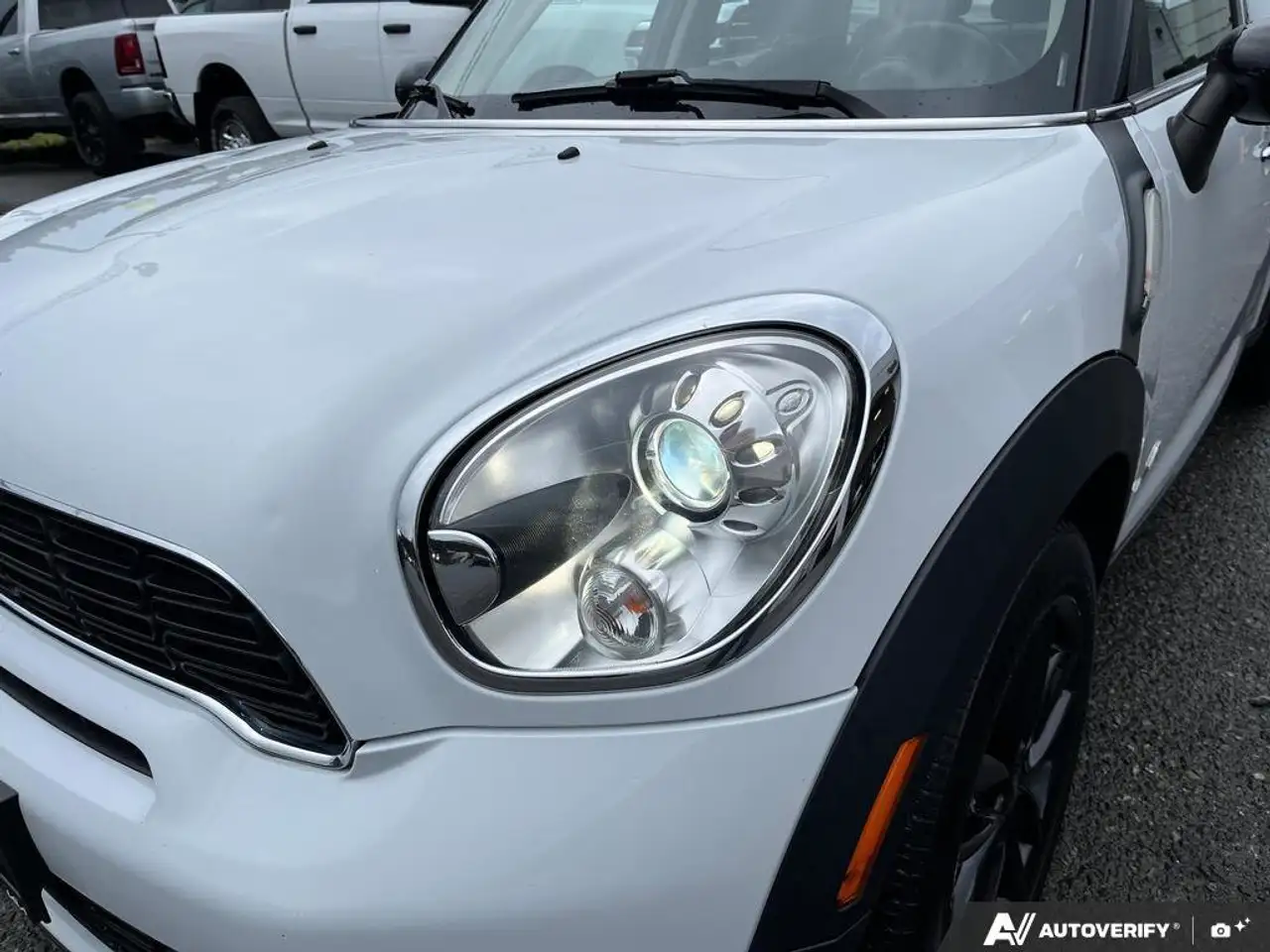 MINI Cooper Countryman снимка MINI Cooper Countryman