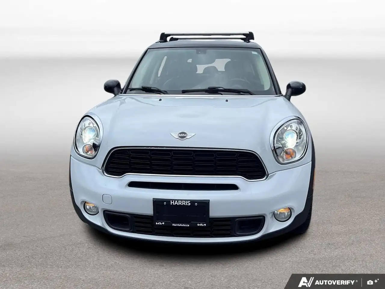 MINI Cooper Countryman снимка MINI Cooper Countryman