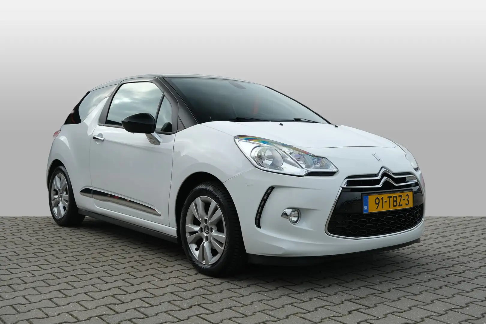 Citroen DS3 1.6 So Chic Blanco - 2