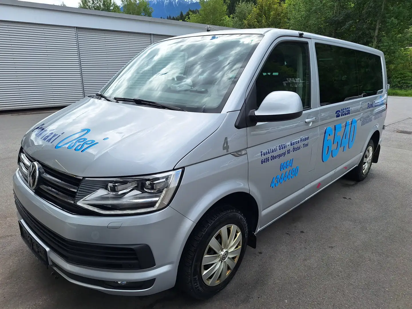 Volkswagen T6 Caravelle Silber - 1