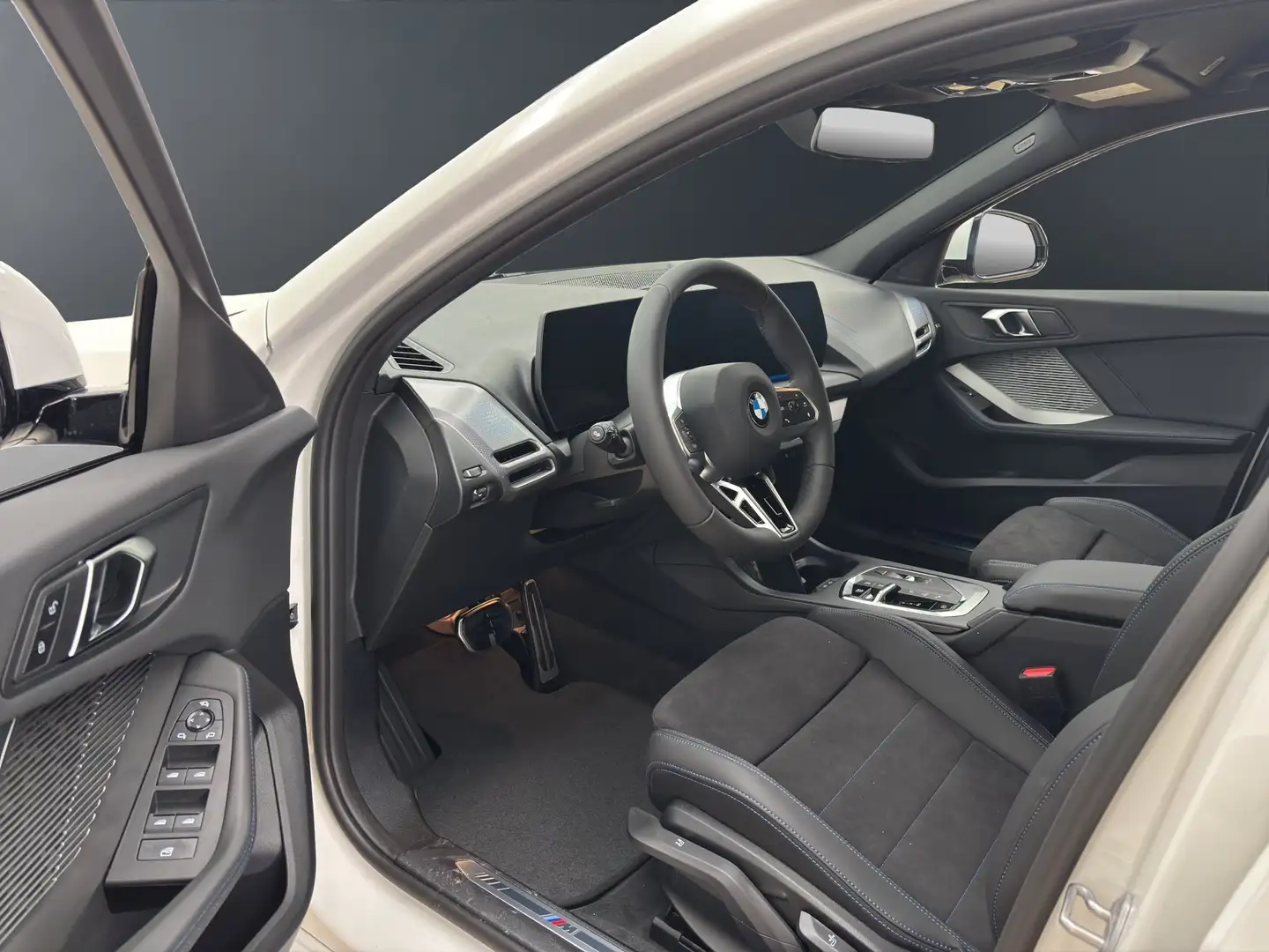 BMW 120 [M Sport, Navi, 18" LMR, RFK, SHZ, LED] DAB Weiß - 2