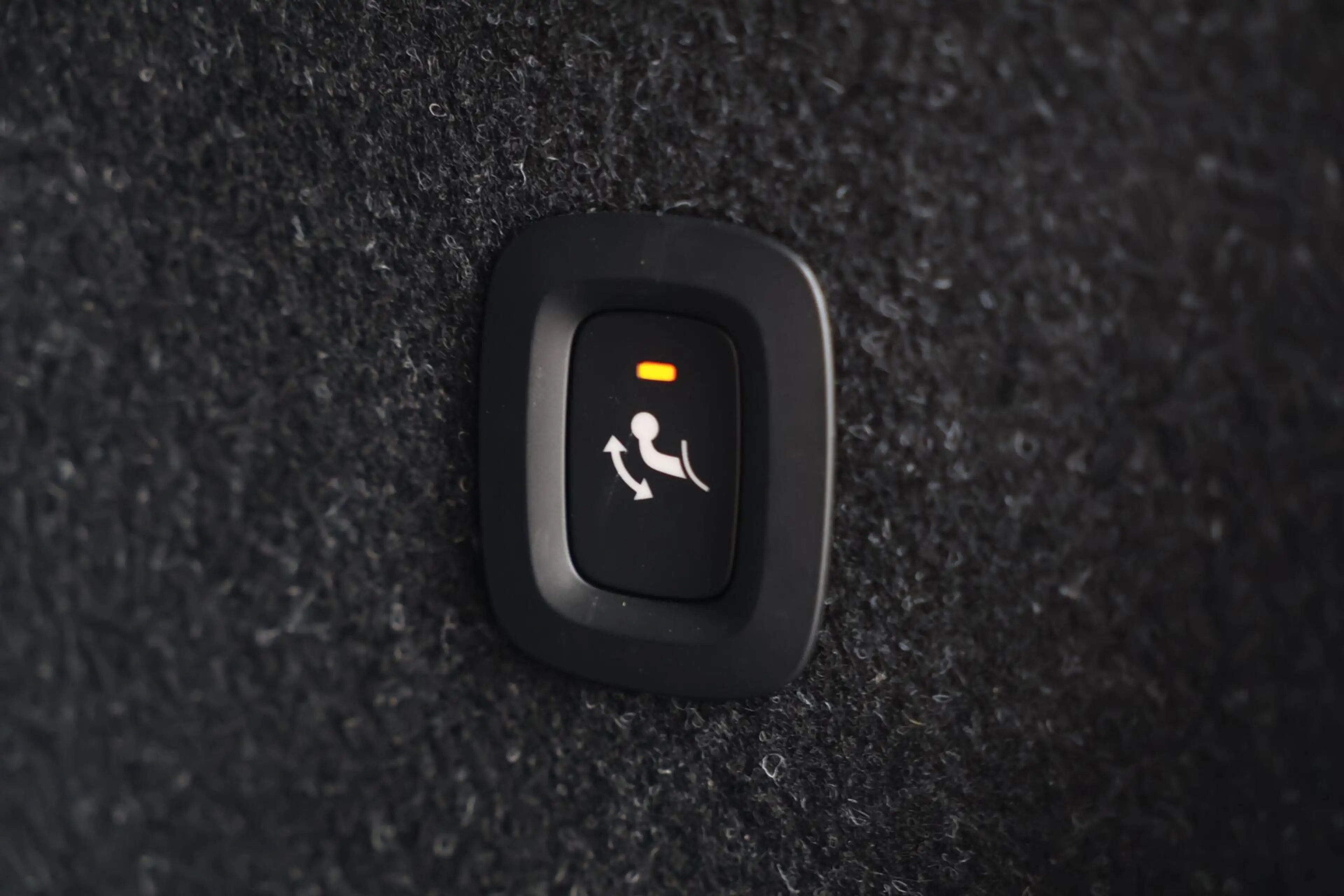Volvo XC40 T4 Recharge Black Edition| Stoelverwarming | Trekh — photo 14